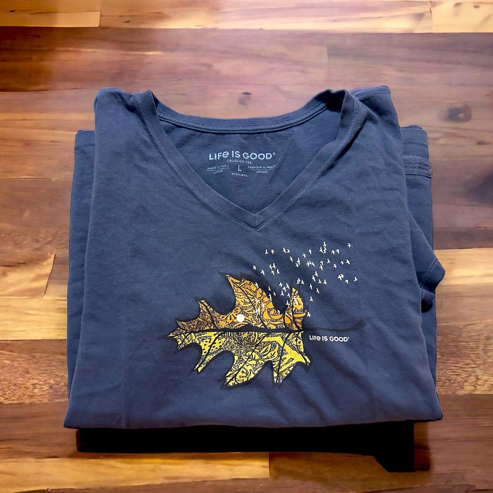 Life is Good women short sleeve size L Maple Leaf tee shirt